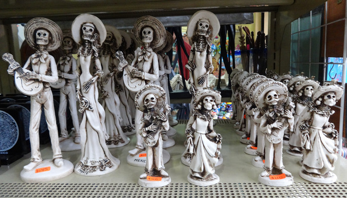 摄图网_501045690_墨西哥人喜欢的骷髅文化工艺品（企业商用）.jpg